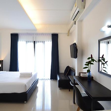 Isleep Guesthouse Chiang Mai Buitenkant foto
