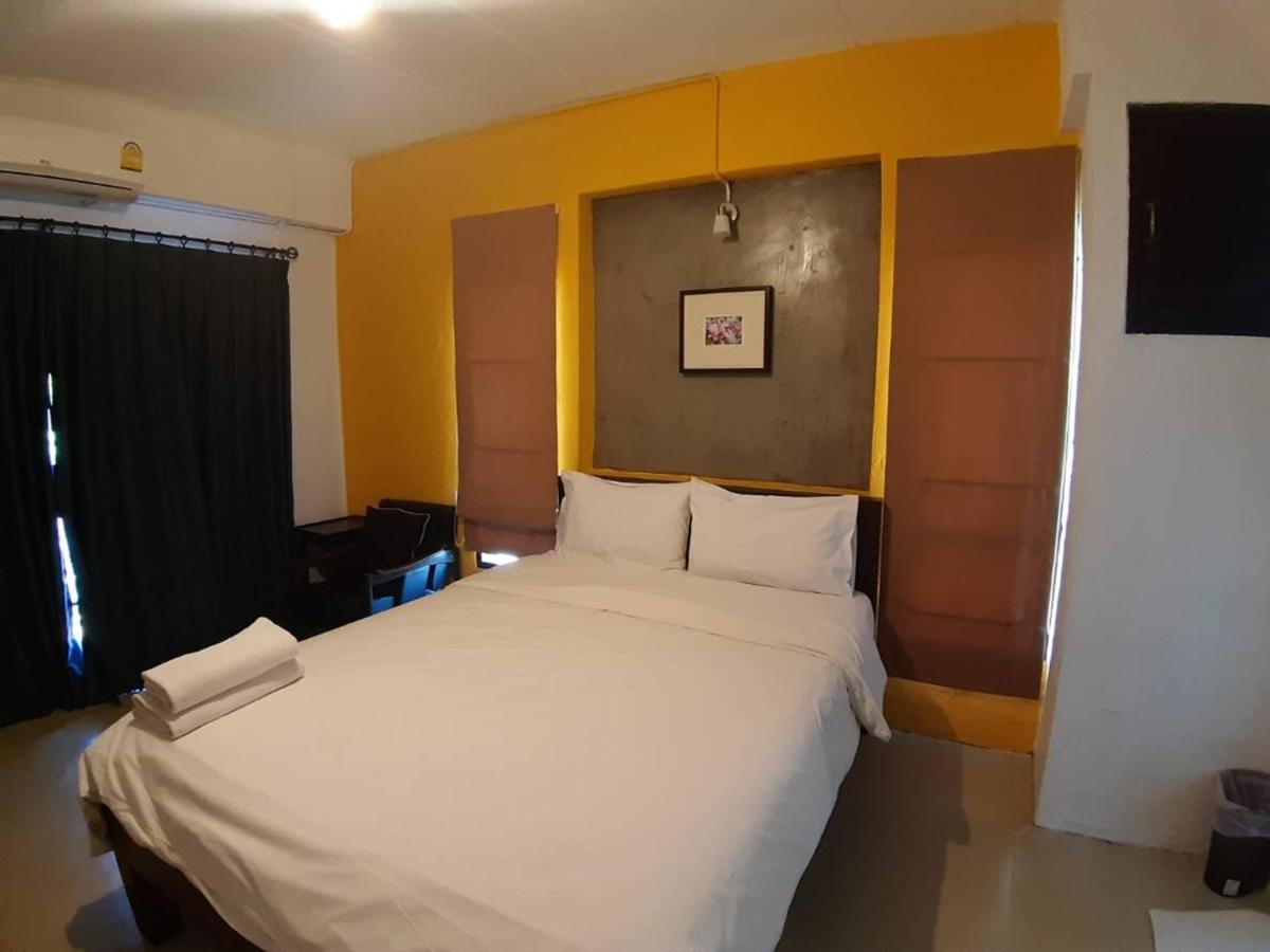 Isleep Guesthouse Chiang Mai Buitenkant foto