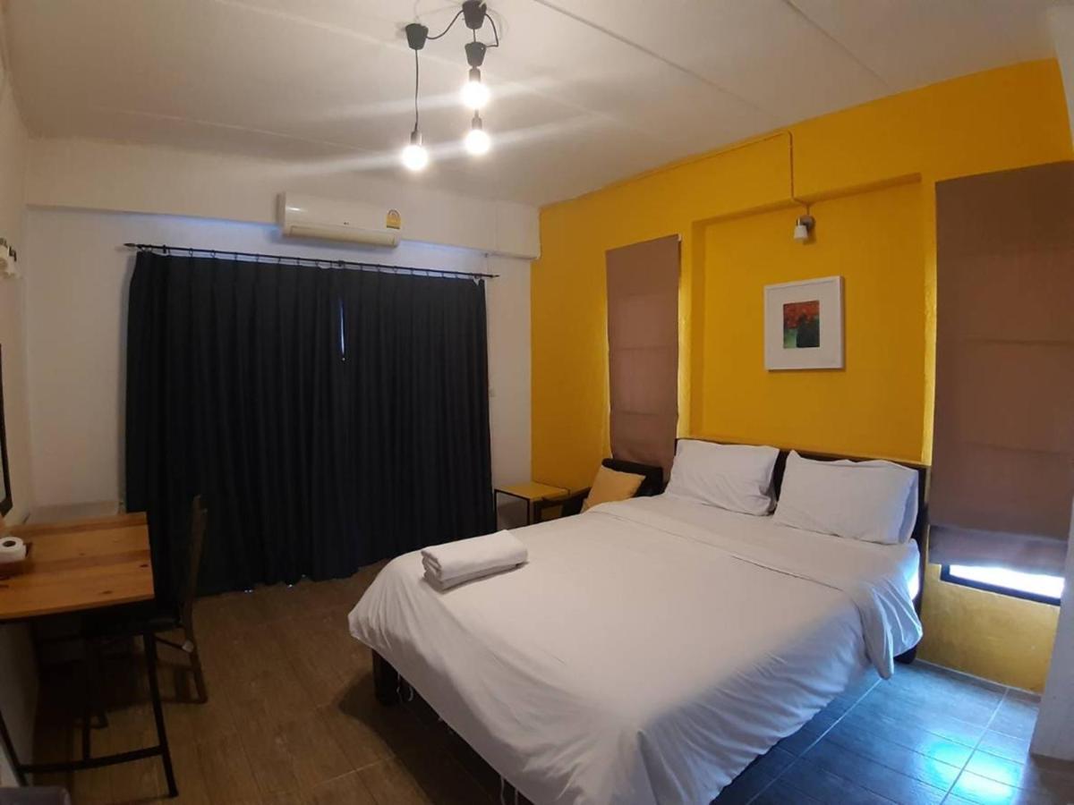 Isleep Guesthouse Chiang Mai Buitenkant foto
