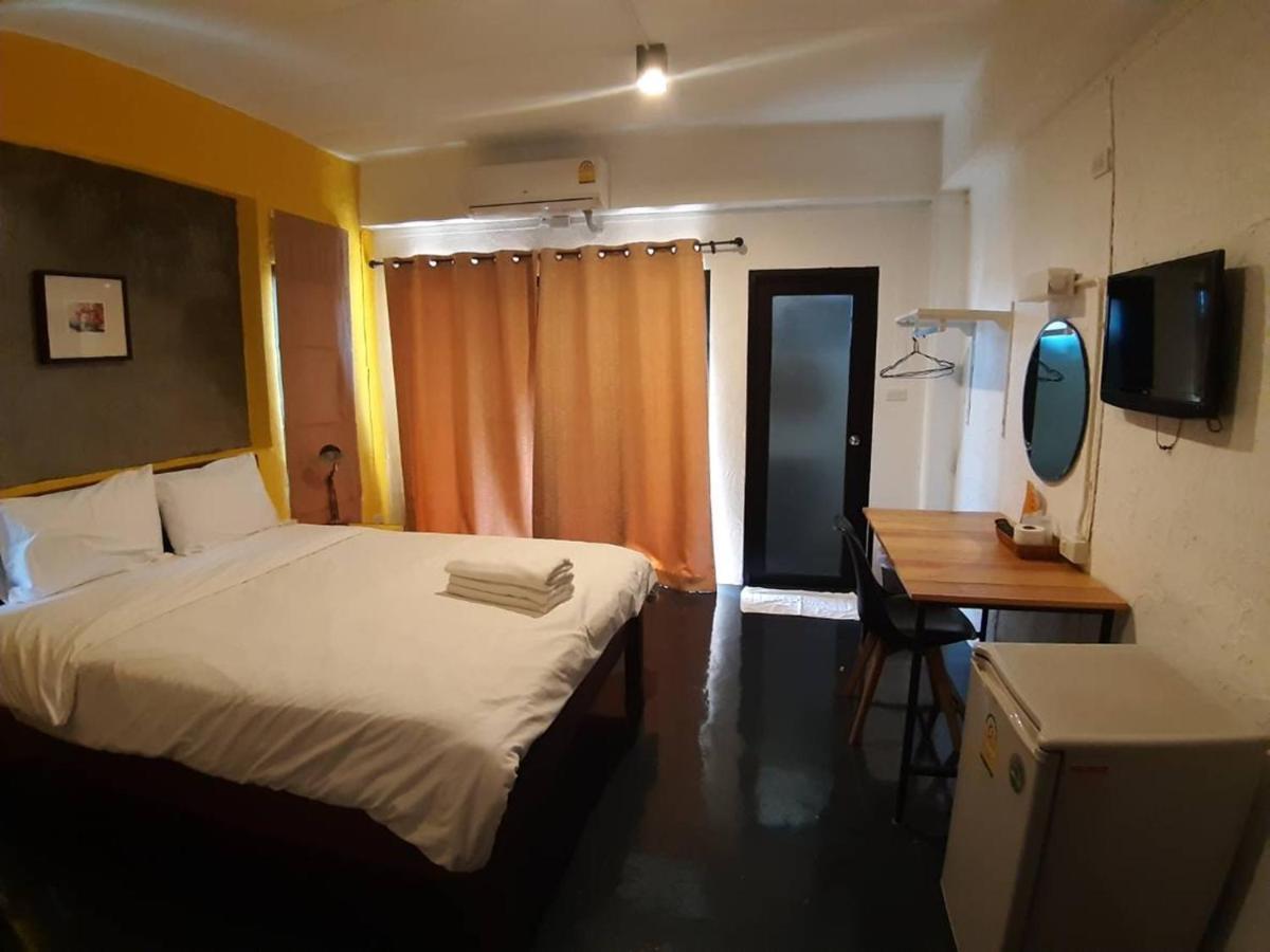 Isleep Guesthouse Chiang Mai Buitenkant foto