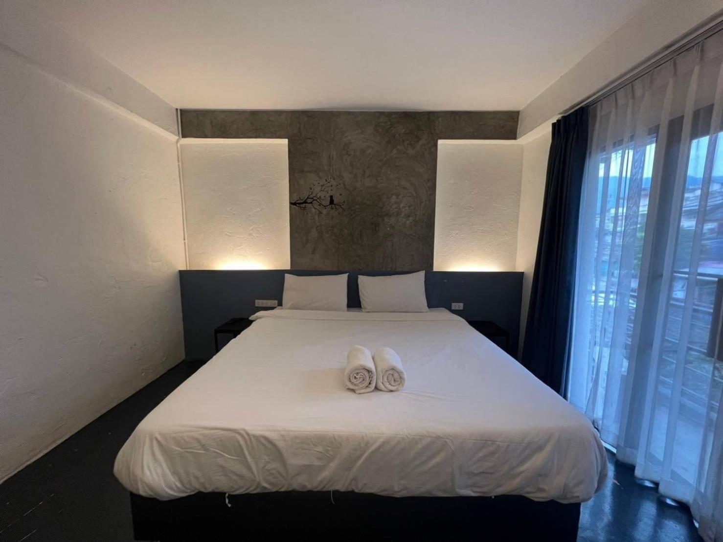Isleep Guesthouse Chiang Mai Buitenkant foto