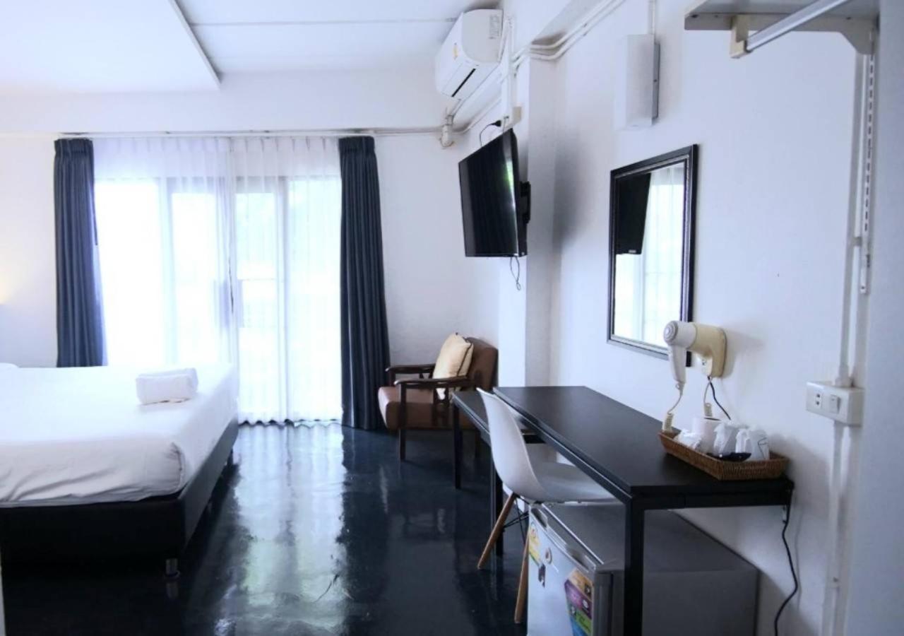Isleep Guesthouse Chiang Mai Buitenkant foto
