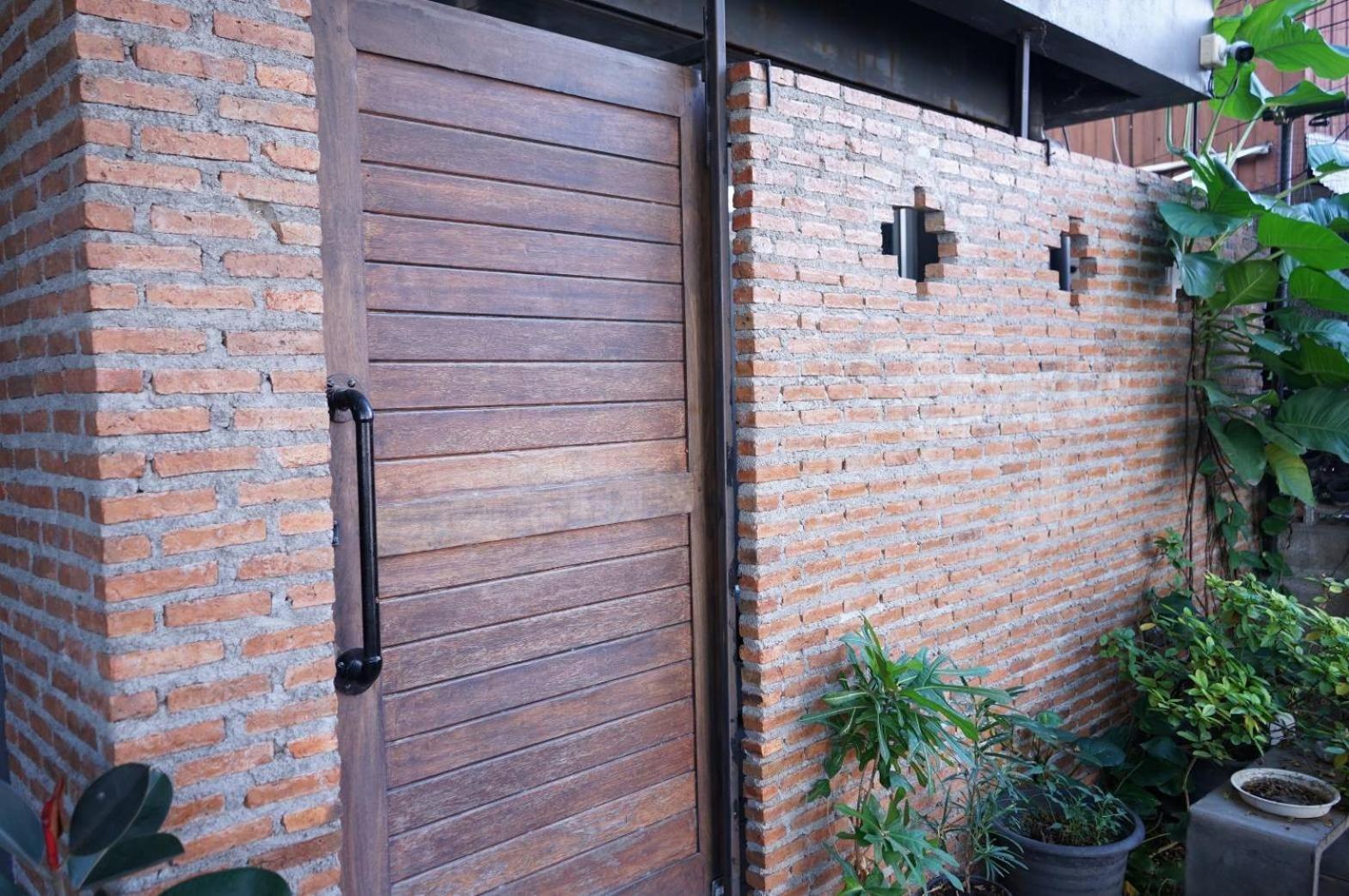 Isleep Guesthouse Chiang Mai Buitenkant foto