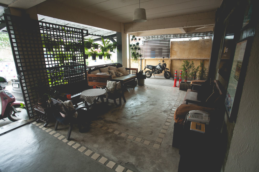 Isleep Guesthouse Chiang Mai Buitenkant foto